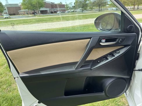 Used 2012 MAZDA MAZDA3 i Touring FWD image 13