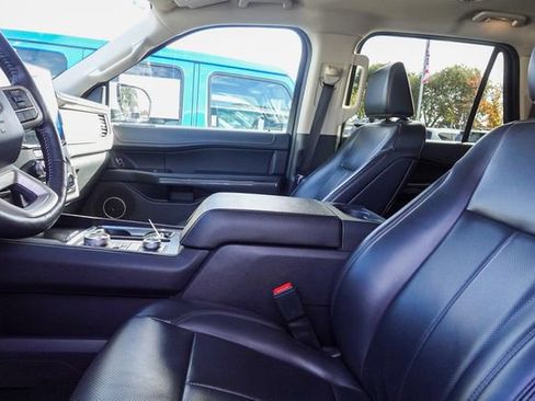 Used 2024 Ford Expedition Max XLT image 13