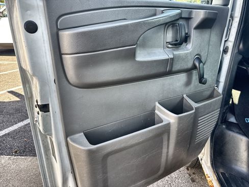 Used 2012 Chevrolet Express 3500 image 18