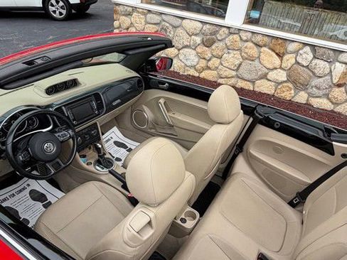 Used 2013 Volkswagen Beetle 2.0T image 34