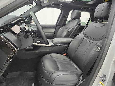 Used 2025 Land Rover Range Rover Sport SE AWD/4WD image 13