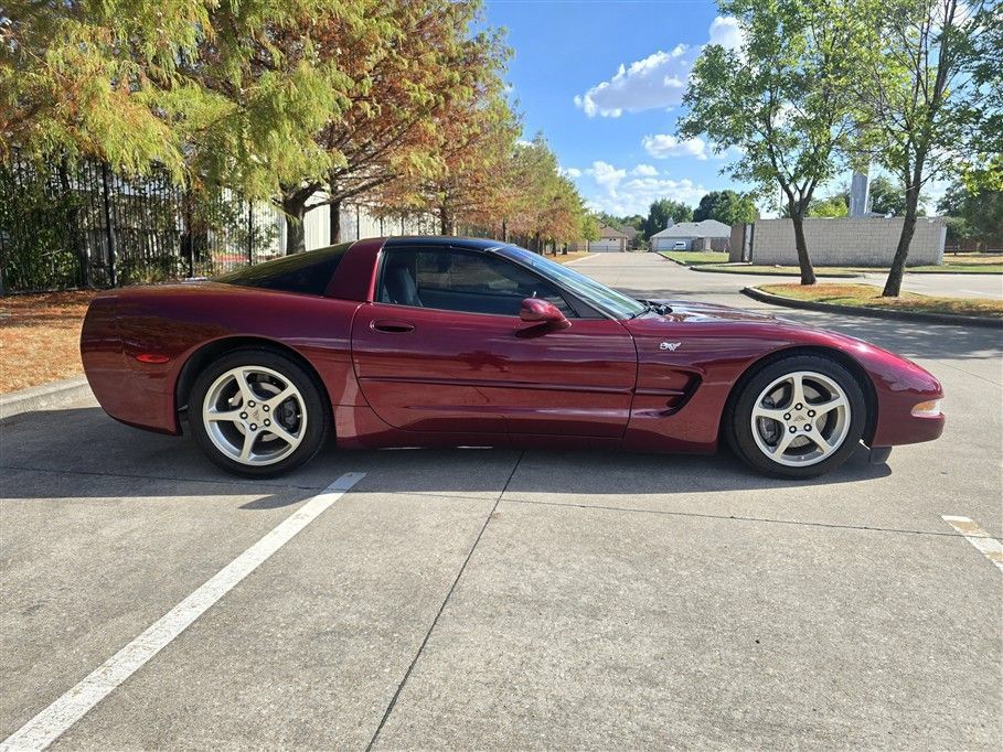 Used 2003 Chevrolet Corvette Coupe w/ Preferred Equipment Group RWD image 18