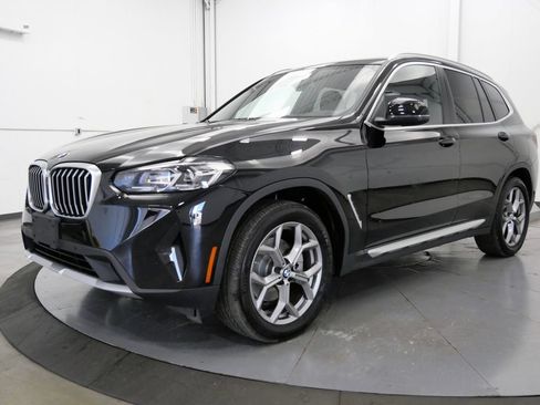 Used 2024 BMW X3 xDrive30i w/ Premium Essential Package AWD/4WD image 3