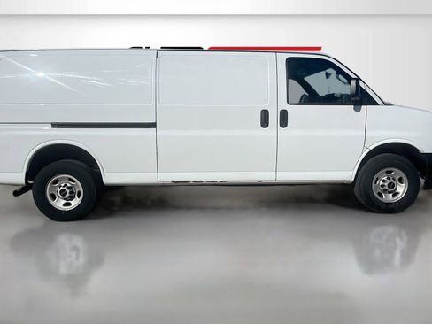Used 2023 GMC Savana 2500 Extended w/ Driver Convenience Package RWD image 8