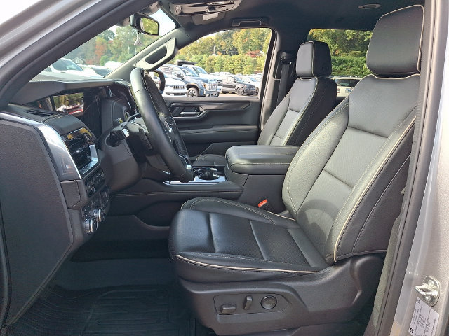 Used 2025 GMC Yukon Elevation AWD/4WD image 2