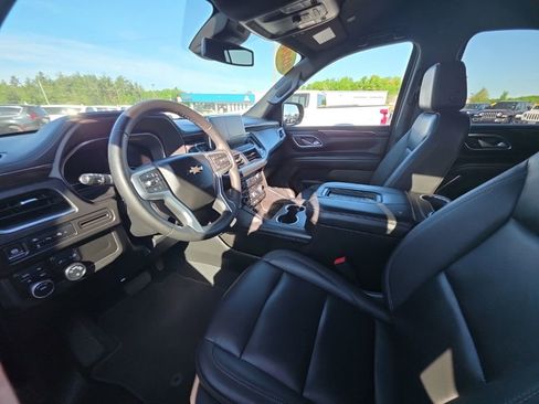 Used 2024 Chevrolet Suburban LT AWD/4WD image 21