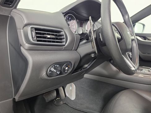 Used 2022 Maserati Levante Modena AWD/4WD image 19