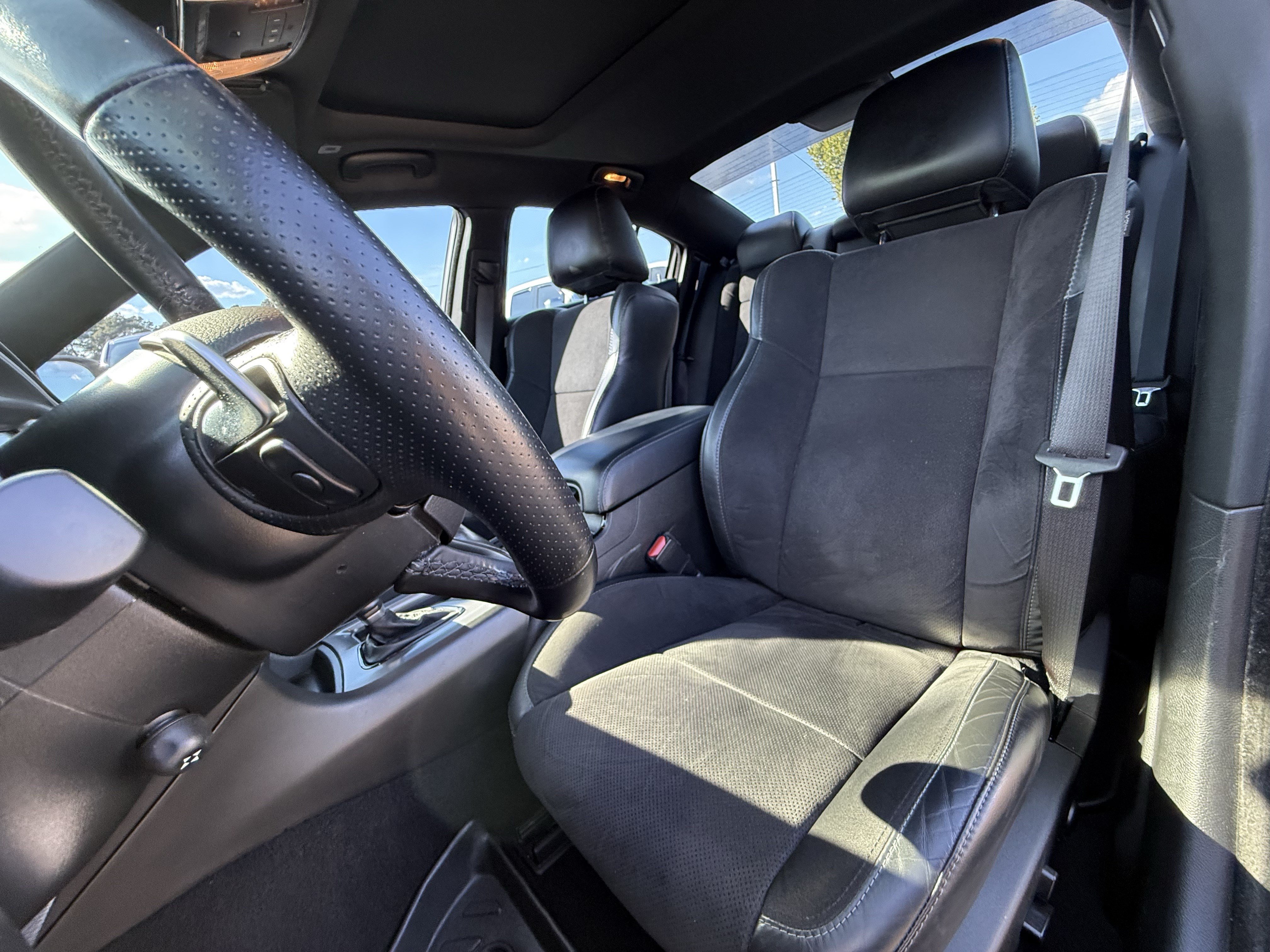 Used 2022 Dodge Charger R/T w/ Plus Group RWD image 16