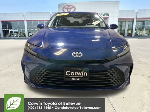 Used 2025 Toyota Camry LE image 8