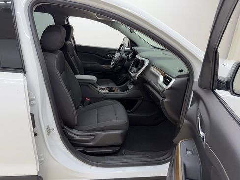 Used 2023 GMC Acadia SLE w/ Driver Convenience Package image 11