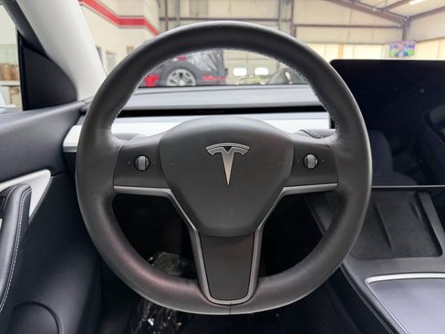 Used 2021 Tesla Model Y Long Range AWD/4WD image 22