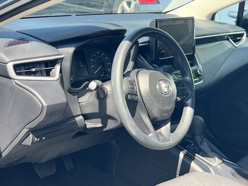 Used 2025 Toyota Corolla LE FWD image 14