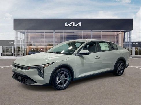 New 2026 Kia K4 LXS image 4