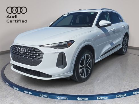 Certified 2025 Audi Q5 Premium w/ Convenience Package AWD/4WD image 1