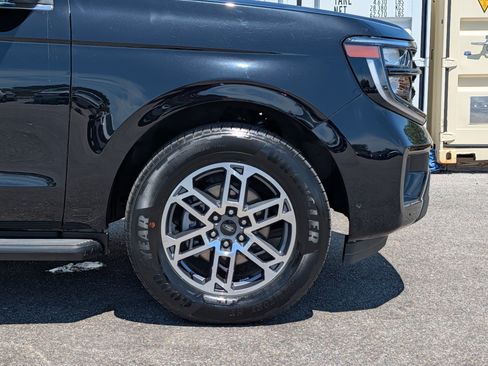 Certified 2025 Ford Expedition Active RWD image 11