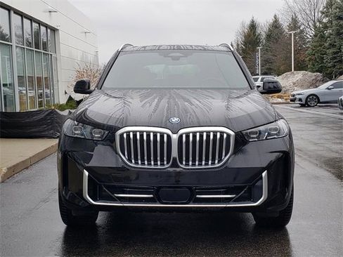 New 2026 BMW X5 xDrive50e w/ Premium Package image 2