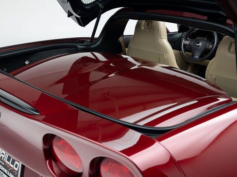 Used 2007 Chevrolet Corvette Coupe w/ Preferred Equipment Group RWD image 30