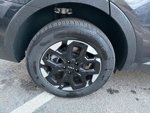 New 2025 Kia Sorento S image 14