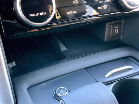 New 2026 Land Rover Discovery Limited Edition image 21