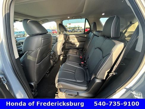 Certified 2025 Honda Pilot Elite image 33