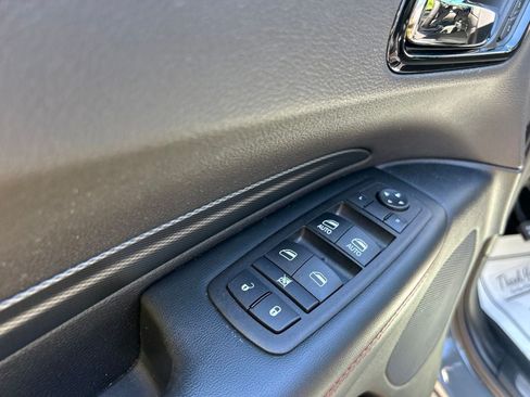 Used 2025 Dodge Durango GT AWD/4WD image 10