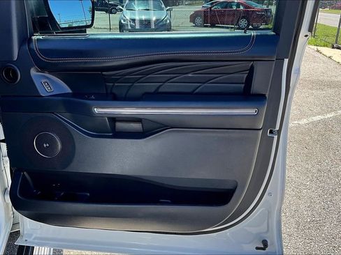 Used 2022 Ford Expedition Platinum AWD/4WD image 24