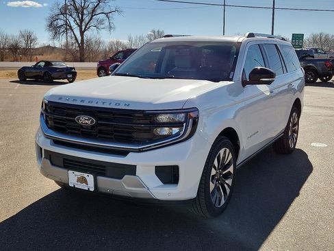 New 2026 Ford Expedition Platinum w/ Driver's Package AWD/4WD image 1