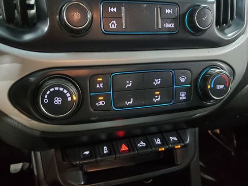 Used 2020 Chevrolet Colorado LT w/ Safety Package image 31