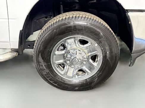 Used 2021 RAM 2500 Tradesman w/ Chrome Appearance Group image 32