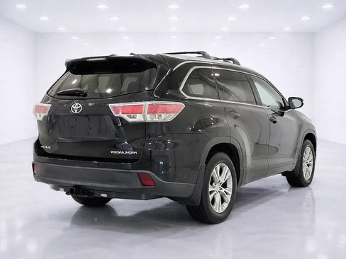 Used 2015 Toyota Highlander XLE AWD/4WD image 5