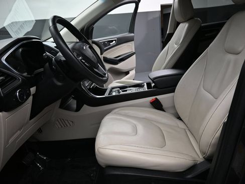 Used 2020 Ford Edge Titanium AWD/4WD image 10