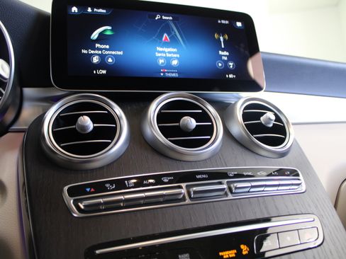 Certified 2022 Mercedes-Benz GLC 300 image 16