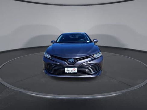 Used 2019 Toyota Camry LE FWD image 3