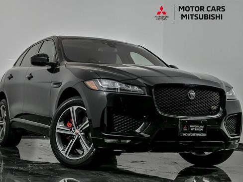 Used 2017 Jaguar F-PACE S image 1
