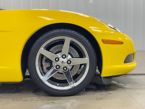 Used 2006 Chevrolet Corvette Convertible w/ Preferred Equipment Group RWD image 4