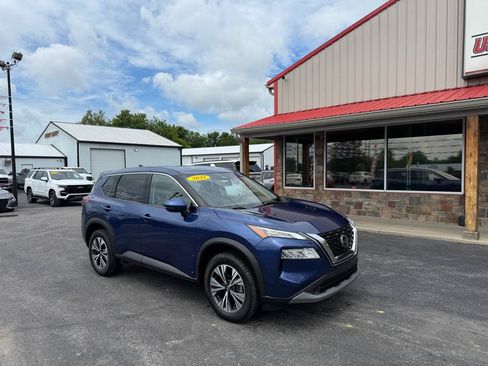 Used 2021 Nissan Rogue SV AWD/4WD image 2
