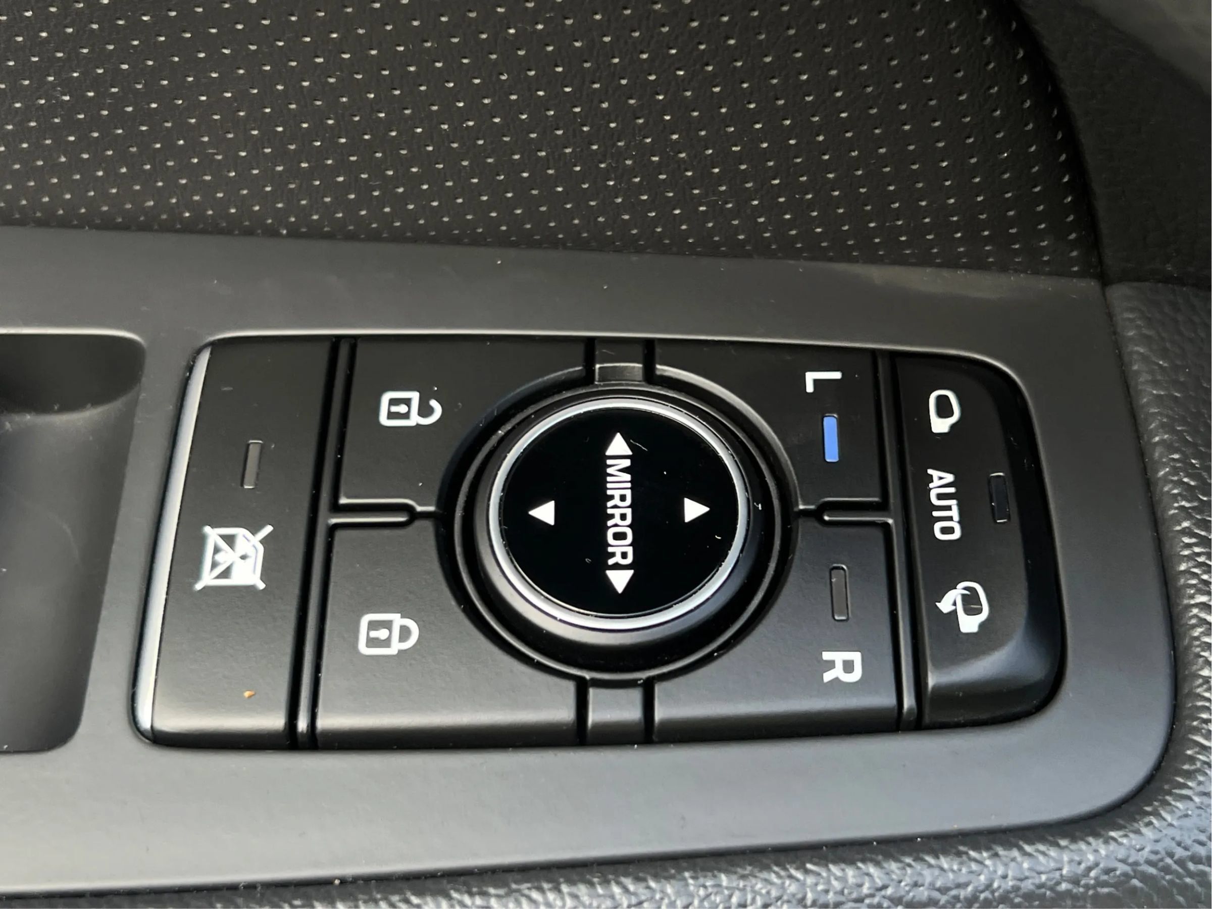Used 2016 Hyundai Genesis 3.8 w/ Option Group 02 AWD/4WD image 46