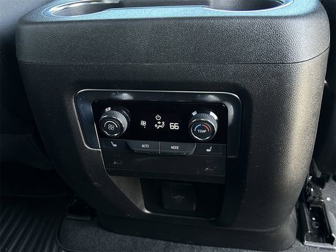 Certified 2025 Chevrolet Tahoe Premier image 30