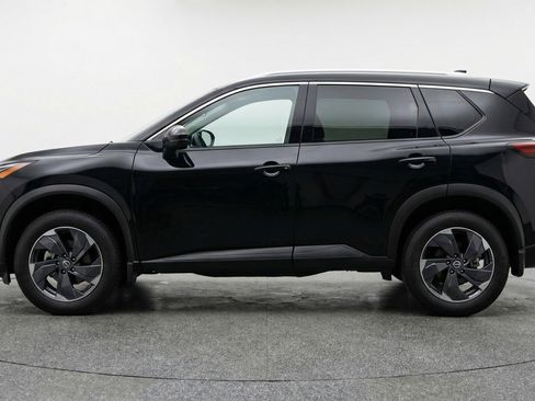 Used 2025 Nissan Rogue SV image 5