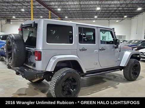 Used 2016 Jeep Wrangler Unlimited Rubicon w/ Connectivity Group AWD/4WD image 9