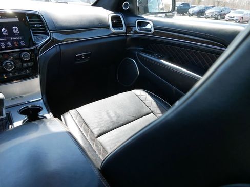 Used 2019 Jeep Grand Cherokee Summit image 16