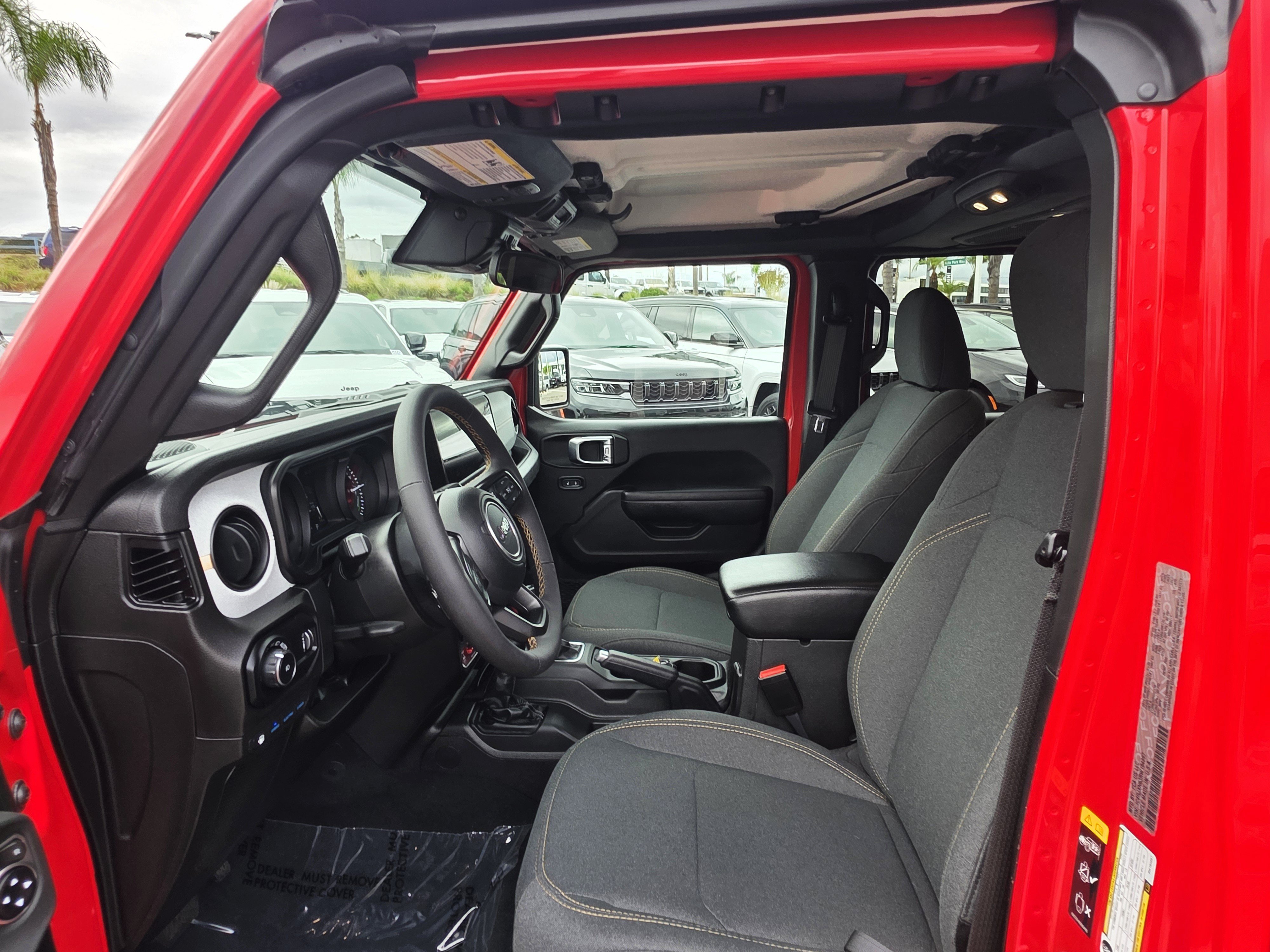 Certified 2024 Jeep Wrangler Unlimited AWD/4WD image 12