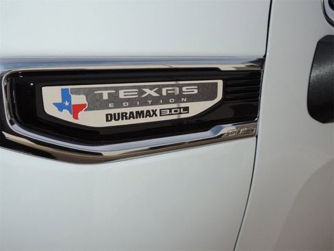 New 2026 GMC Sierra 1500 SLT image 14