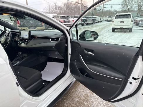 Used 2022 Toyota Corolla SE w/ SE Premium Package image 37