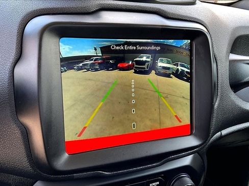 Used 2023 Jeep Renegade Latitude AWD/4WD image 14