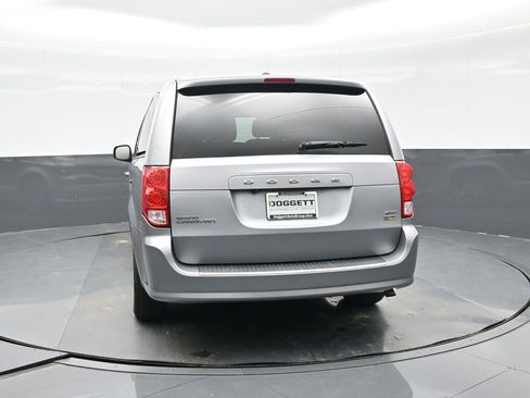 Used 2019 Dodge Grand Caravan GT image 3