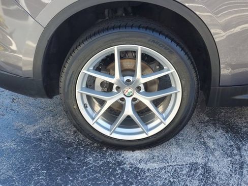 Used 2018 Alfa Romeo Stelvio Ti image 5