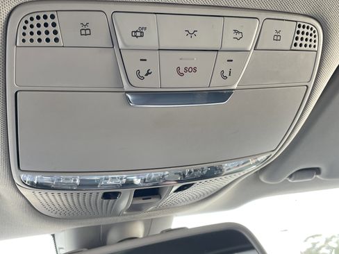 Used 2017 Mercedes-Benz GLC 300 4MATIC image 38