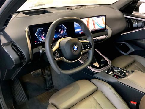 Used 2025 BMW X3 xDrive30i w/ Premium Package image 17