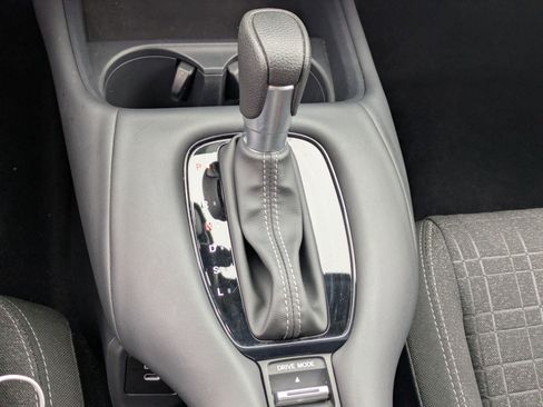 Used 2025 Honda HR-V LX image 26